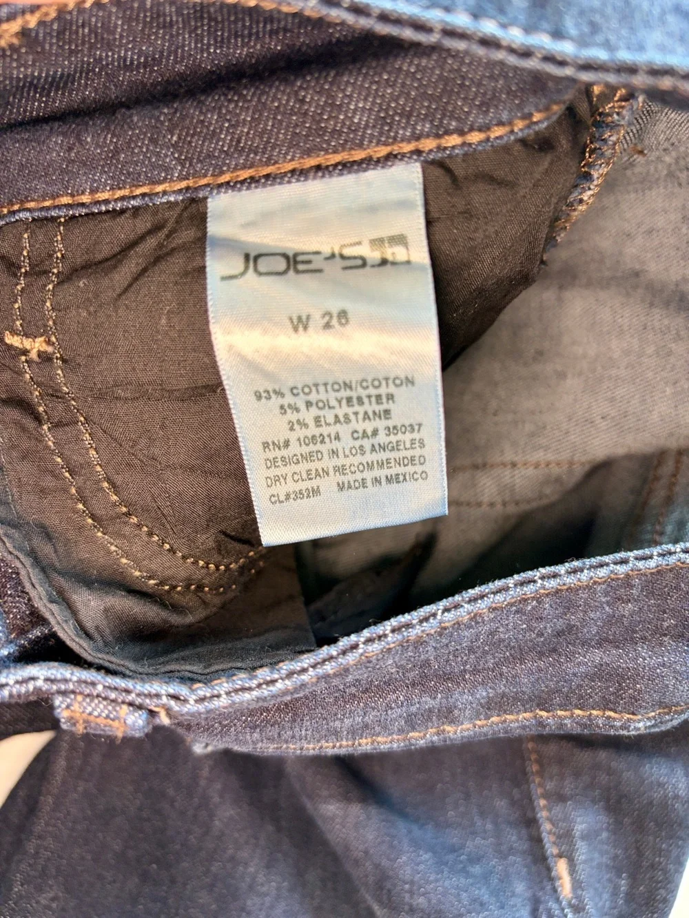 Joe’s jeans dark wash denim mid rise women’s 26 flare leg 33” inseam raw hem - Picture 5 of 7